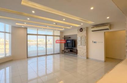 Apartment - 3 Bedrooms - 4 Bathrooms for rent in Janabiya - Northern Governorate