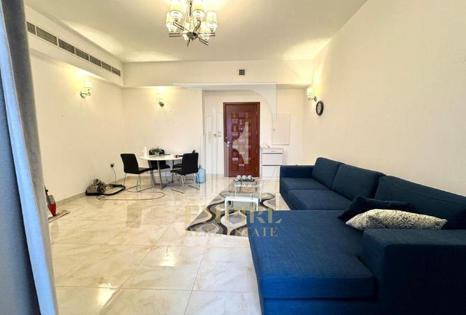 988354 - Property Image 2