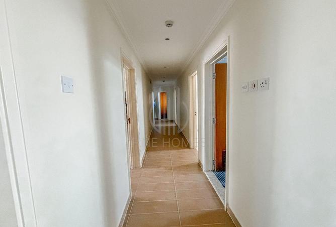 995439 - Property Image 3