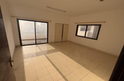 Apartment - 3 Bedrooms - 3 Bathrooms for rent in Um Al Hasam - Manama - Capital Governorate