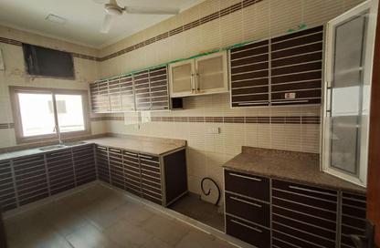 Apartment - 4 Bedrooms - 3 Bathrooms for rent in Busaiteen - Muharraq Governorate