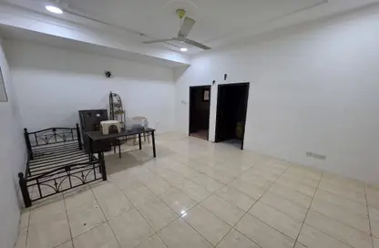 Apartment - Studio - 1 Bathroom for rent in Sitra - Central Governorate