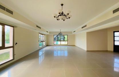 Compound - 4 Bedrooms - 4 Bathrooms for rent in Janabiya - Northern Governorate