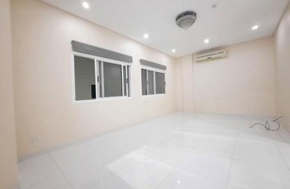 Apartment - 2 Bedrooms - 3 Bathrooms for rent in Hidd - Muharraq Governorate