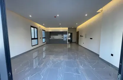 شقة - 2 غرف نوم - 3 حمامات للبيع في الجنبية - المحافظة الشمالية