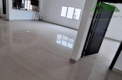 Apartment - 4 Bedrooms - 4 Bathrooms for rent in Sanad - Central Governorate