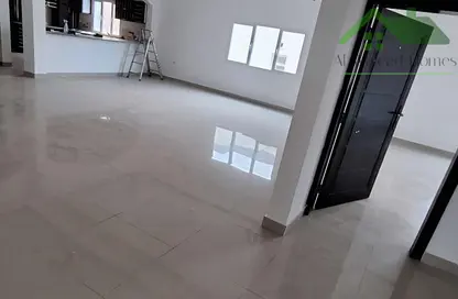 Apartment - 4 Bedrooms - 4 Bathrooms for rent in Sanad - Central Governorate