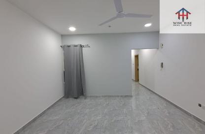Apartment - 2 Bedrooms - 2 Bathrooms for rent in Gudaibiya - Manama - Capital Governorate