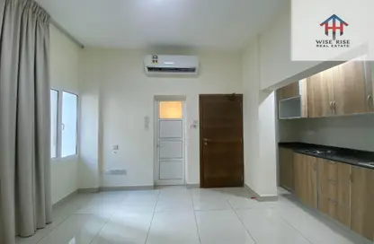 Apartment - Studio - 1 Bathroom for rent in Hoora - Capital Governorate
