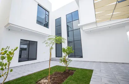 فيلا - 4 غرف نوم - 5 حمامات للبيع في جبلة حبشي - المحافظة الشمالية