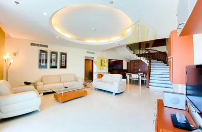 Apartment - 4 Bedrooms - 4 Bathrooms for rent in Al Juffair - Capital Governorate