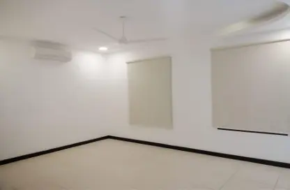 Villa - 3 Bedrooms - 4 Bathrooms for rent in Galali - Muharraq Governorate