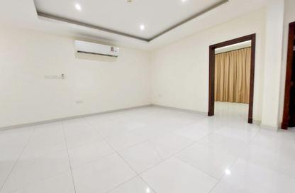 Apartment - 3 Bedrooms - 2 Bathrooms for rent in Tubli - Central Governorate