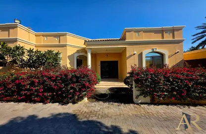 فيلا - 4 غرف نوم - 3 حمامات للايجار في القرية - المحافظة الشمالية