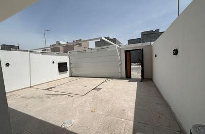 Villa - 5 Bedrooms - 6 Bathrooms for sale in Hamad Town - Northern Governorate