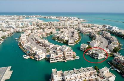 Villa - 5 - 6 for sale in Amwaj Islands - Muharraq Governorate