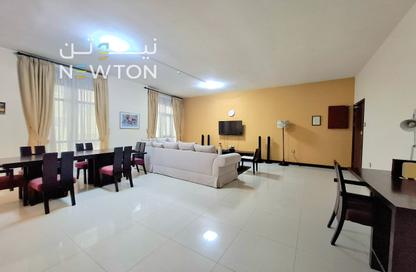 Apartment - 2 Bedrooms - 3 Bathrooms for rent in Busaiteen - Muharraq Governorate