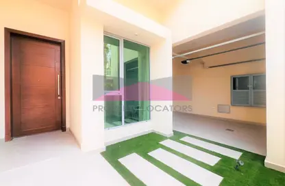 فيلا - 3 غرف نوم - 5 حمامات للايجار في عراد - المحرق