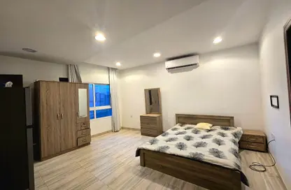 Apartment - Studio - 1 Bathroom for rent in Busaiteen - Muharraq Governorate