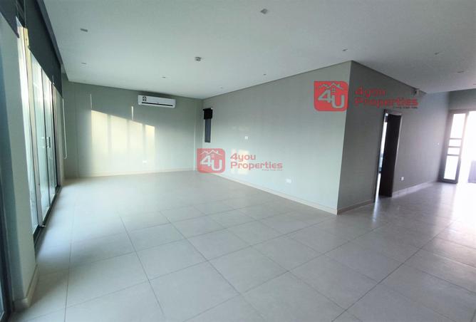 998770 - Property Image 2