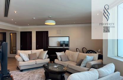 Apartment - 3 Bedrooms - 3 Bathrooms for rent in Al Juffair - Capital Governorate