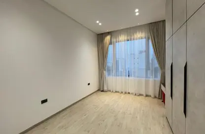 Apartment - 2 Bedrooms - 2 Bathrooms for rent in Segaya - Manama - Capital Governorate