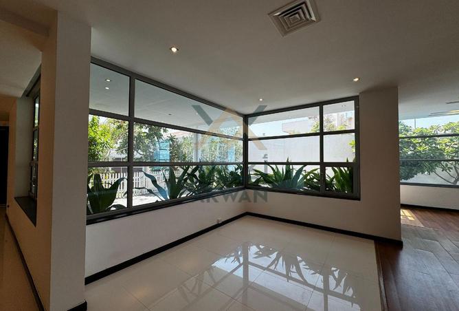 56182981 - Property Image 2