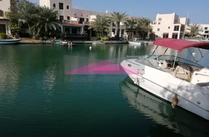 فيلا - 2 غرف نوم - 3 حمامات للايجار في مدينة المرسى - أمواج - المحرق