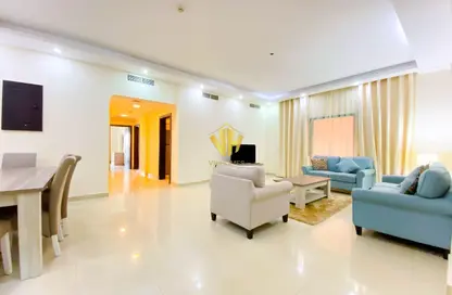 Apartment - 2 Bedrooms - 3 Bathrooms for rent in Al Juffair - Capital Governorate