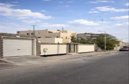 فيلا - 4 غرف نوم - 2 حمامات للبيع في مدينة حمد - المحافظة الشمالية
