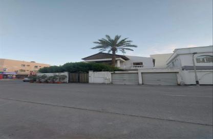 Villa - 4 Bedrooms - 4 Bathrooms for sale in Zinj - Manama - Capital Governorate