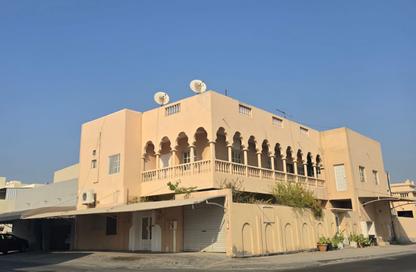 Villa - 6 - 5 for sale in Isa Town - Central Governorate