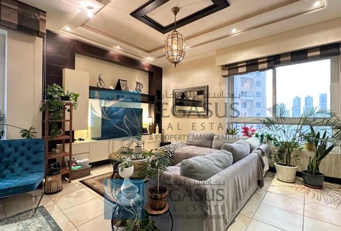 995618 - Property Image 2