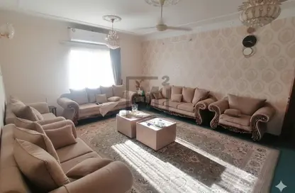 فيلا - 8 غرف نوم - 8 حمامات للبيع في مدينة حمد - المحافظة الشمالية