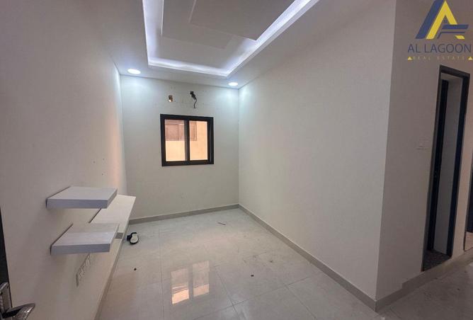 987359 - Property Image 3