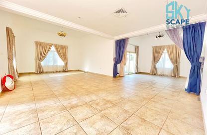 Villa - 4 Bedrooms - 5 Bathrooms for rent in Saar - Northern Governorate