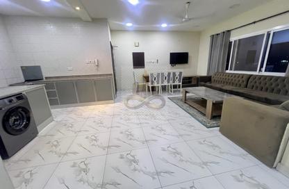 Apartment - 2 - 2 for rent in Al Juffair - Capital Governorate