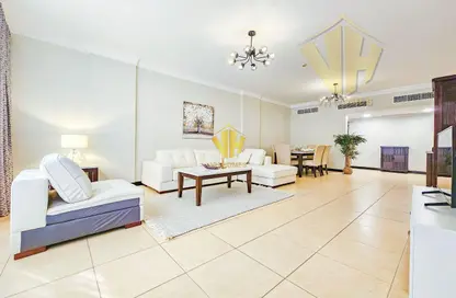 Apartment - 2 Bedrooms - 3 Bathrooms for rent in Al Juffair - Capital Governorate