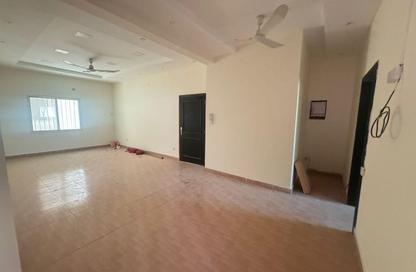 Apartment - 2 Bedrooms - 2 Bathrooms for rent in Tubli - Central Governorate