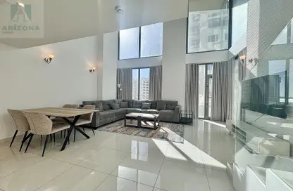 Duplex - 3 Bedrooms - 4 Bathrooms for rent in Al Juffair - Capital Governorate