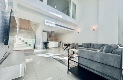 Duplex - 3 Bedrooms - 4 Bathrooms for rent in Al Juffair - Capital Governorate