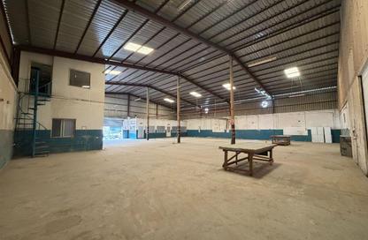 Warehouse - Studio - 2 Bathrooms for rent in Salmabad - Central Governorate