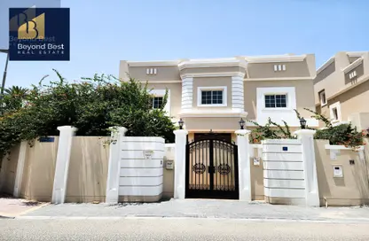 Villa - 5 Bedrooms - 6 Bathrooms for rent in Al Juffair - Capital Governorate