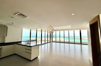 Apartment - 3 Bedrooms - 5 Bathrooms for rent in Dilmunia Island - Muharraq Governorate