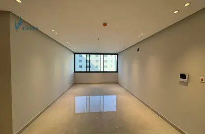 Apartment - 5 Bedrooms - 4 Bathrooms for sale in Hidd - Muharraq Governorate