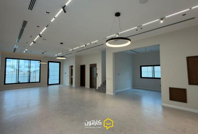 983880 - Property Main Image