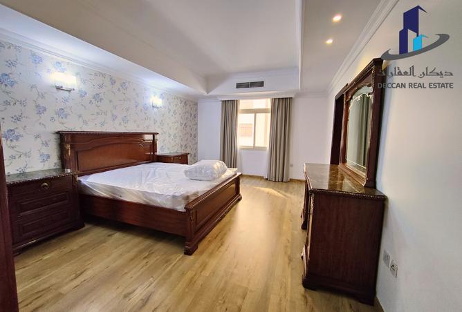 1002584 - Property Image 2