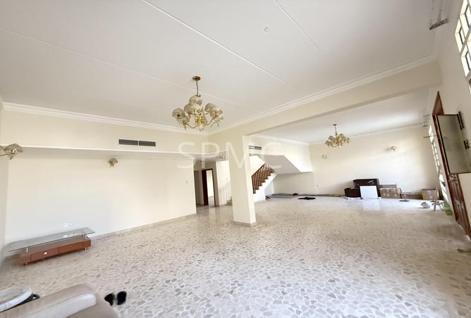 990169 - Property Image 3