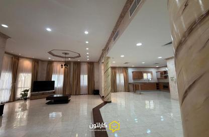 Villa - 4 - 5 for rent in Busaiteen - Muharraq Governorate