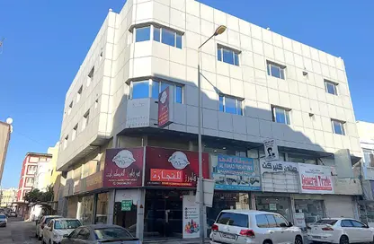 عمارة بالكامل - 8 غرف نوم - 8 حمامات للبيع في المحرق - المحرق